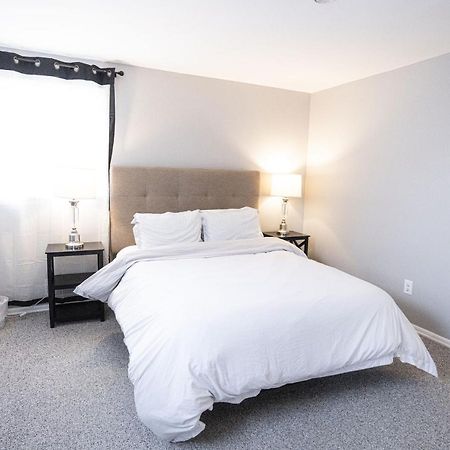 Cheerful Home With Free Parking And Wifi Rochester Bagian luar foto
