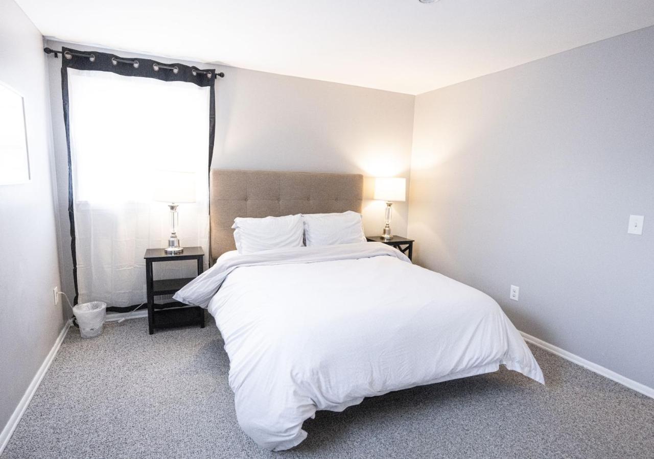 Cheerful Home With Free Parking And Wifi Rochester Bagian luar foto