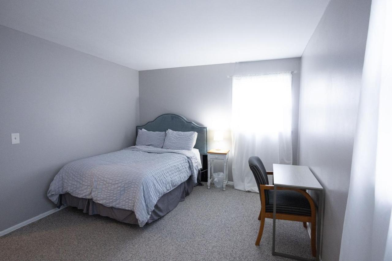 Cheerful Home With Free Parking And Wifi Rochester Bagian luar foto
