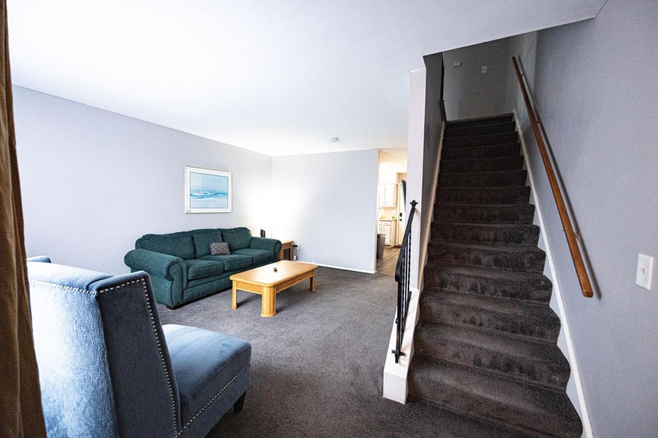 Cheerful Home With Free Parking And Wifi Rochester Bagian luar foto