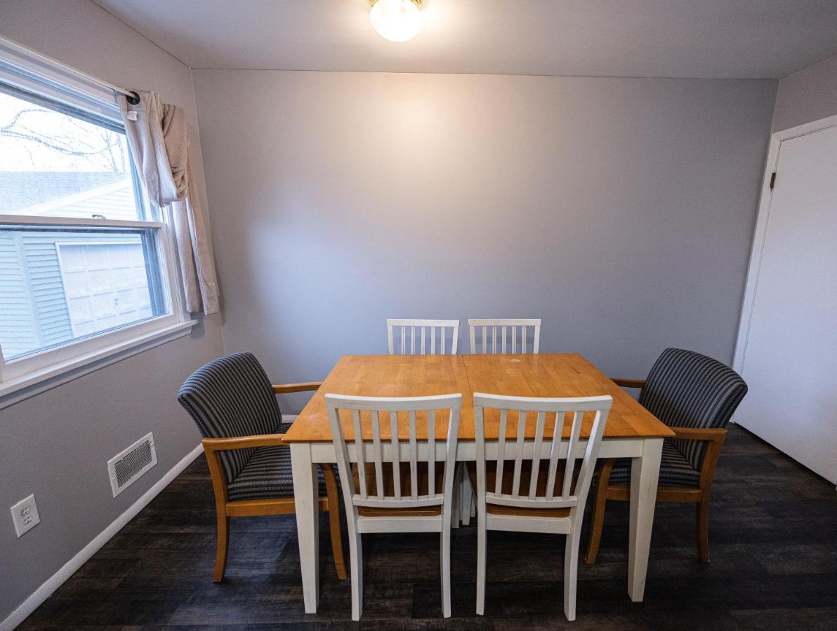 Cheerful Home With Free Parking And Wifi Rochester Bagian luar foto